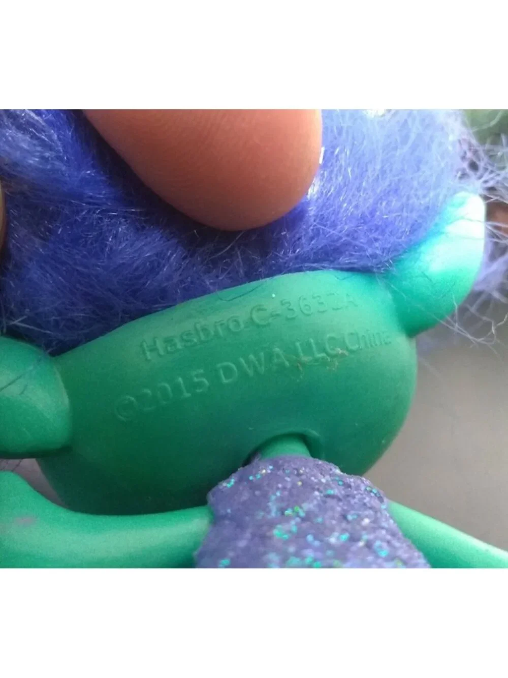 Hasbro DWA LLC Troll Green Glitter Blue Doll w/ Purple Outfit 4